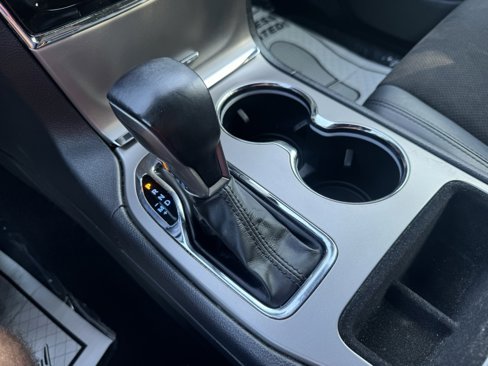 Used 2021 Jeep Grand Cherokee Laredo X image 22