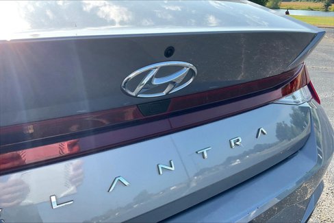 Used 2022 Hyundai Elantra SEL image 28