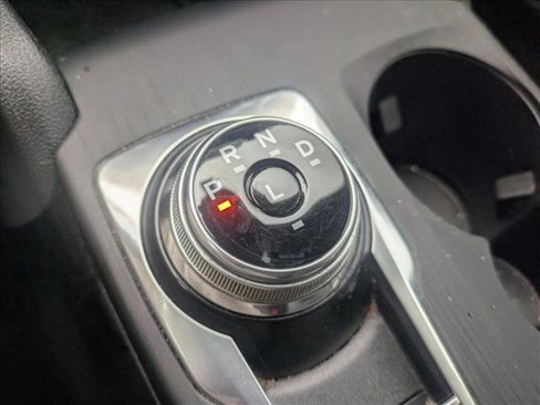Used 2021 Ford Escape SE w/ SE Sport Appearance Package image 11