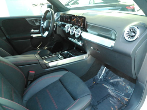 Used 2024 Mercedes-Benz GLB 250 4MATIC image 26