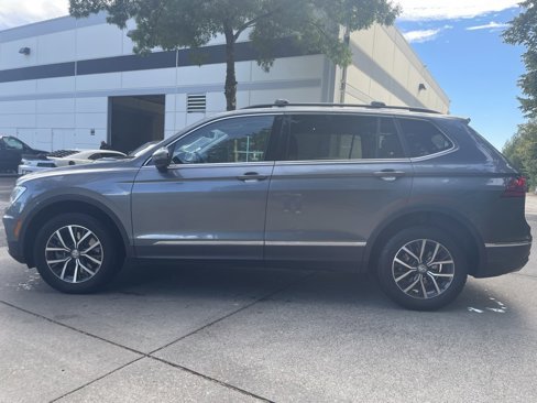 Used 2018 Volkswagen Tiguan SE w/ Panoramic Sunroof Package image 7