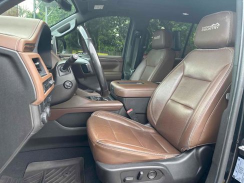 Used 2021 Chevrolet Tahoe High Country w/ Premium Package image 13