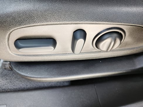 Used 2023 Chevrolet Equinox RS w/ RS Leather Package image 23