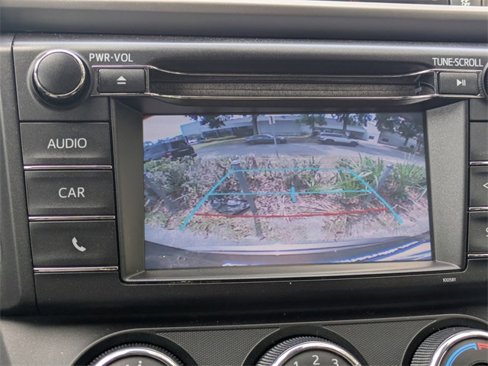Used 2017 Toyota RAV4 LE image 20