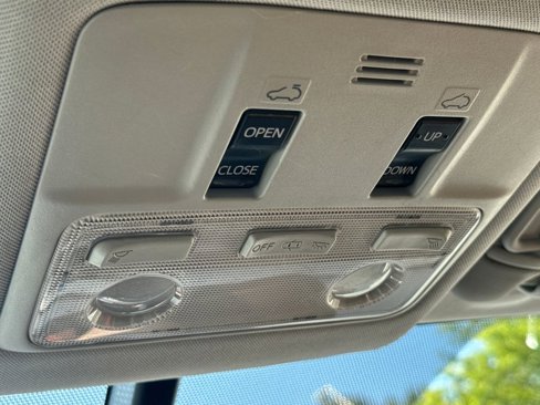 Used 2014 Toyota RAV4 Limited image 30