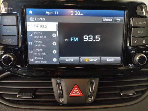 Used 2020 Hyundai Elantra GT image 25