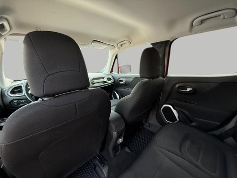 Used 2018 Jeep Renegade Latitude w/ Advanced Technology Group image 24