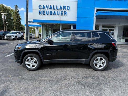 Used 2023 Jeep Compass Sport image 8