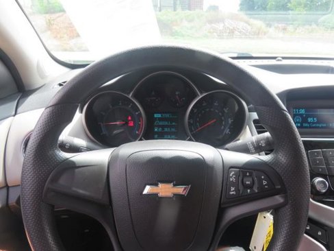 Used 2014 Chevrolet Cruze LS image 11