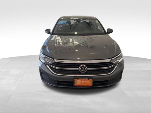 Used 2023 Volkswagen Jetta SE w/ Panoramic Sunroof Package image 10