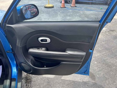 Used 2016 Kia Soul + w/ Designer's Package image 15