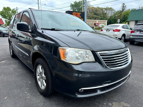 Used 2011 Chrysler Town & Country Touring w/ Entertainment Group #1 image 8