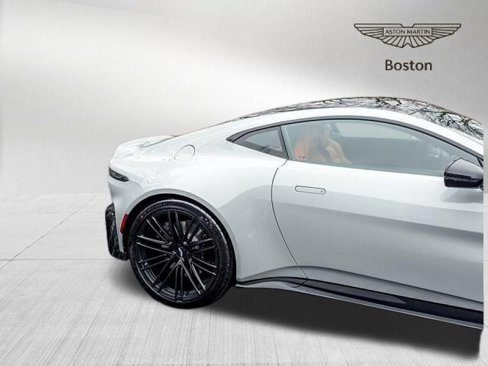 New 2025 Aston Martin V8 Vantage Coupe image 11