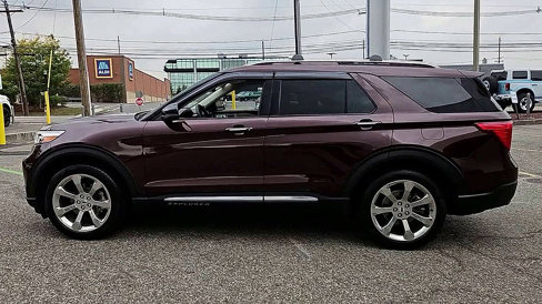 Certified 2020 Ford Explorer Platinum w/ Premium Technology Package image 5