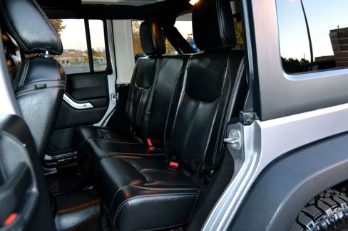 Used 2015 Jeep Wrangler Unlimited Rubicon w/ Dual Top Group image 31