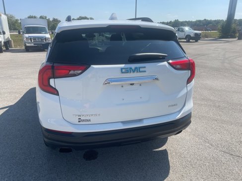 Used 2020 GMC Terrain SLE image 9
