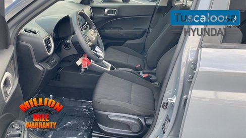 Used 2022 Hyundai Venue SE image 24