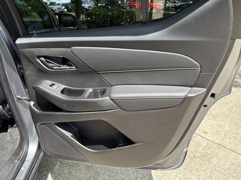 Used 2020 Chevrolet Traverse LS image 17