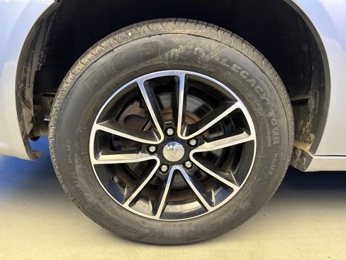 Used 2015 Dodge Grand Caravan SXT image 9