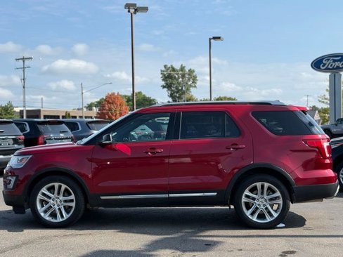 Used 2016 Ford Explorer XLT w/ Equipment Group 202A image 47