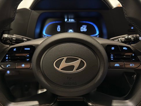 Used 2025 Hyundai Elantra Sport w/ Cargo Package image 17