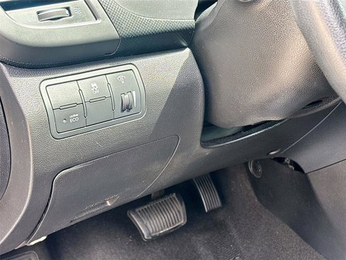 Used 2016 Hyundai Accent SE image 11