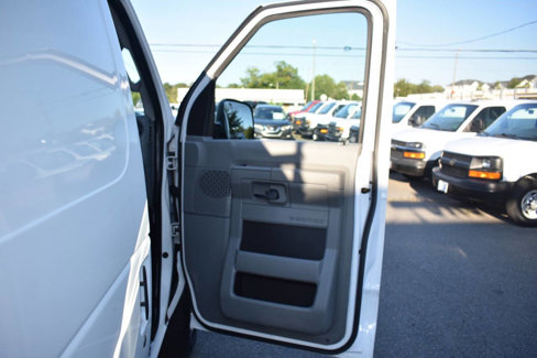 Used 2010 Ford E-250 and Econoline 250 image 47