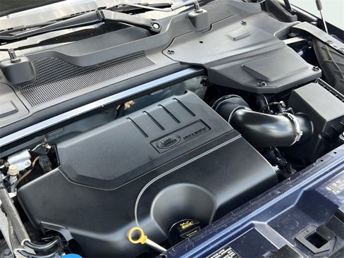 Used 2019 Land Rover Discovery Sport SE image 31