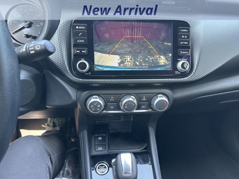 Used 2024 Nissan Kicks SV image 12