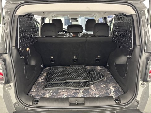 Used 2021 Jeep Renegade Sport image 26