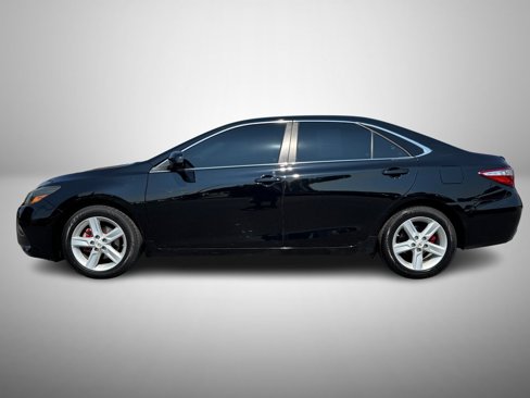 Used 2017 Toyota Camry SE image 6