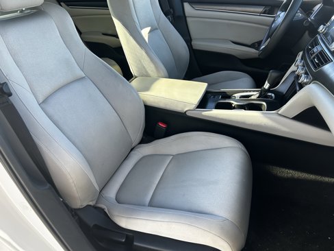 Used 2018 Honda Accord LX image 9