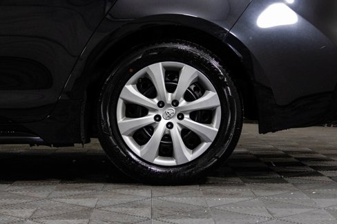 Used 2021 Toyota Corolla LE image 40