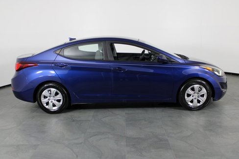 Used 2016 Hyundai Elantra SE image 12