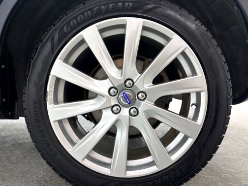 Used 2017 Volvo XC60 T5 Inscription w/ Preferred Option Package image 40