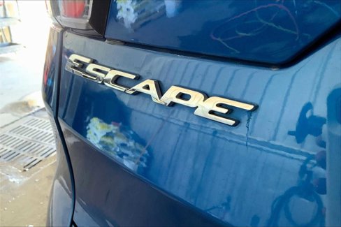Certified 2018 Ford Escape SEL image 9