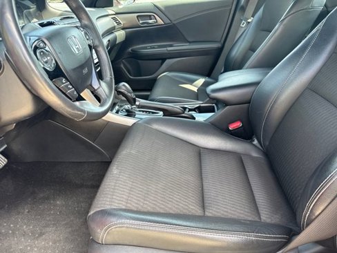 Used 2017 Honda Accord Sport image 17