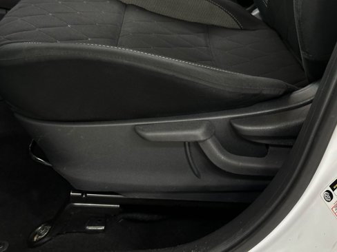 Used 2020 Nissan Kicks S image 16