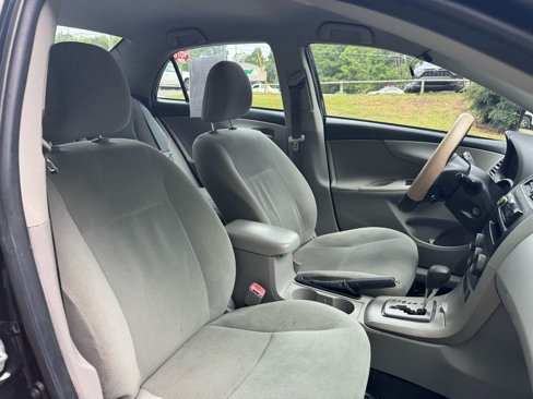 Used 2013 Toyota Corolla LE image 20
