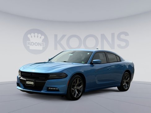 Used 2015 Dodge Charger SXT w/ Driver Confidence Group image 1