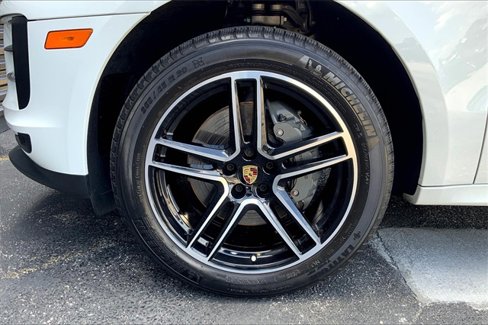 Certified 2021 Porsche Macan S image 14