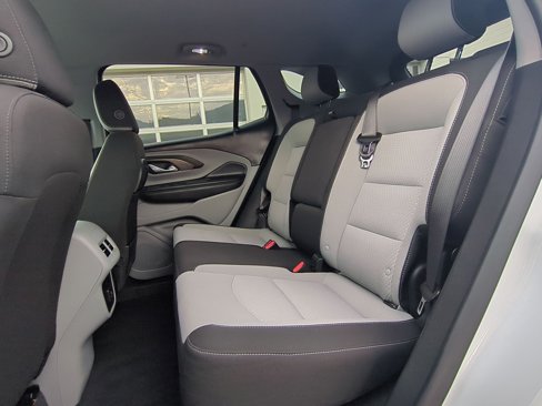 Used 2023 GMC Terrain SLE w/ Driver Convenience Package image 30