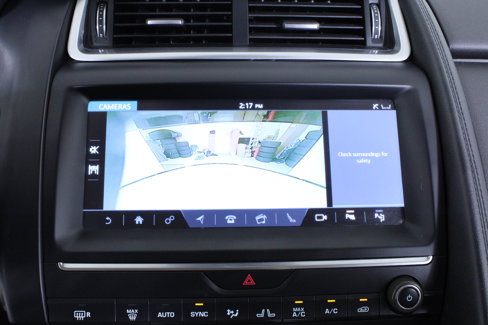 Used 2018 Jaguar E-PACE SE image 27
