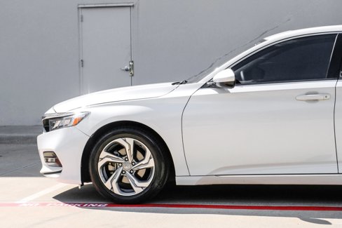 Used 2019 Honda Accord EX image 9