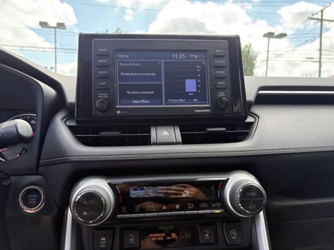 Used 2021 Toyota RAV4 XLE w/ Convenience Package image 18