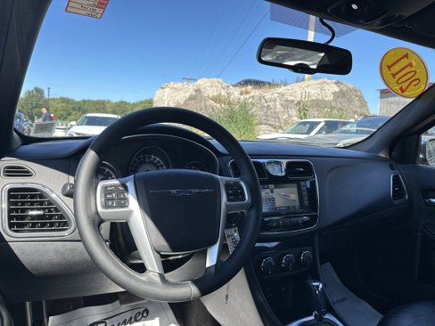 Used 2011 Chrysler 200 Limited image 14