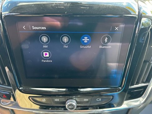 Used 2020 Chevrolet Traverse LT image 12