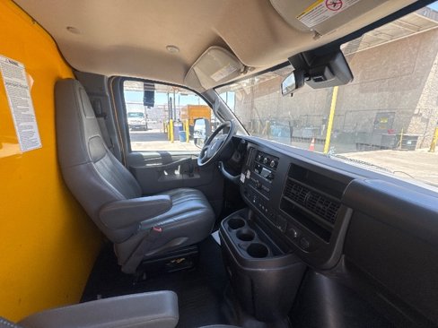 Used 2022 GMC Savana 3500 Extended w/ Power Convenience Package image 18