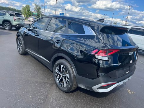 Used 2024 Kia Sportage EX image 3
