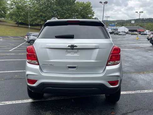 Used 2022 Chevrolet Trax LT w/ Sport Edition image 4